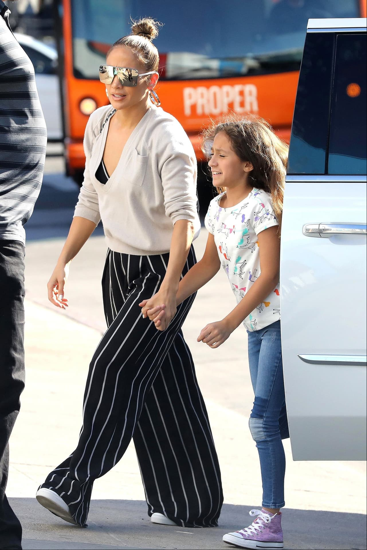 Jennifer Lopez de paseo con su hija