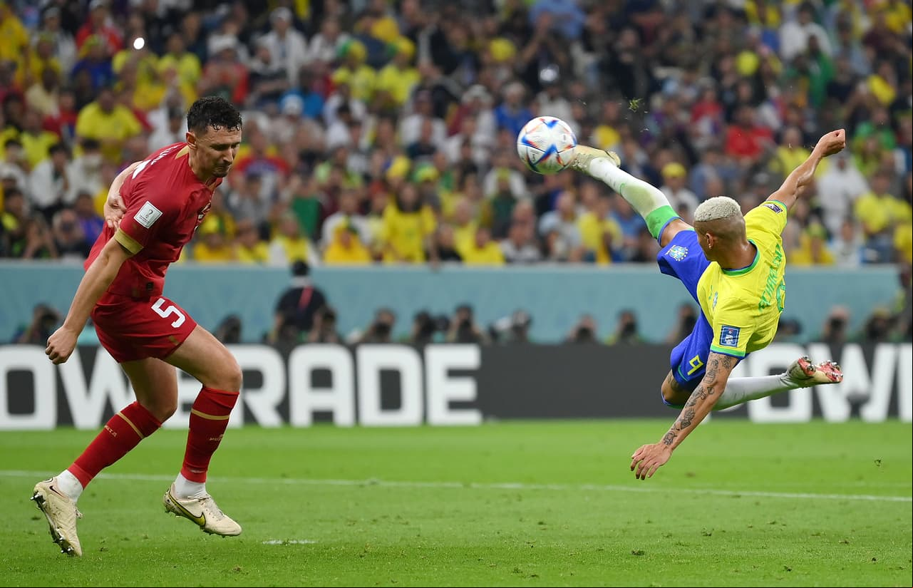Brasil venció dos goles por cero a Serbia en su debut en La Copa del Mundo Qatar 2022 con la oportunidad de haber visto el mejor gol del Mundial de parte de Richarlison, en el mismo encuentro donde Neymar se fue lastimado y queda esperar saber si está lastimado o su salida fue sólo precaución.
