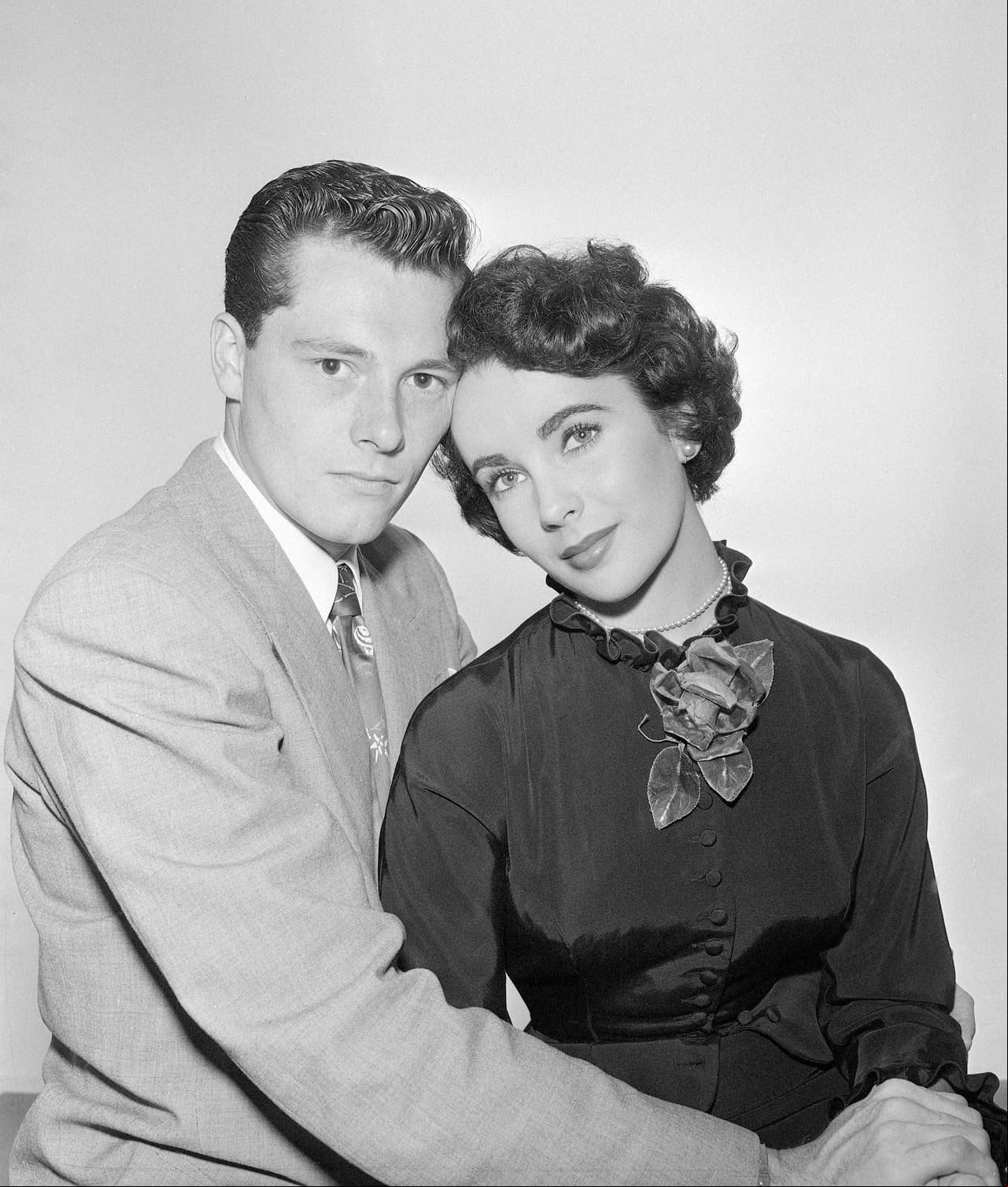 Silvia Pinal y Nick Hilton se conocieron después de que él se divorció de Elizabeth Taylor