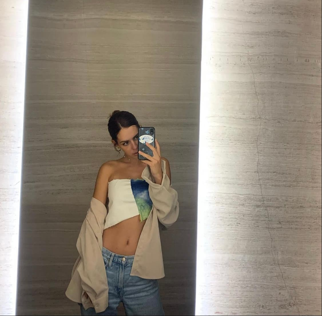 Camila nació el 7 de enero de 1997 y tiene una diferencia de edad de ocho años con Michelle, quien el próximo 13 de junio cumplirá 32 años.