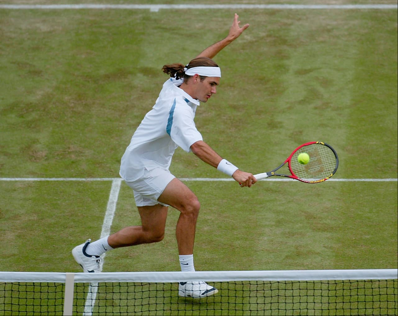 La temporada con más torneos para Roger fue en el 2000 con 28 apariciones; la temporada con menos torneos fue en el 98: Gstaad, Toulouse y Basilea.