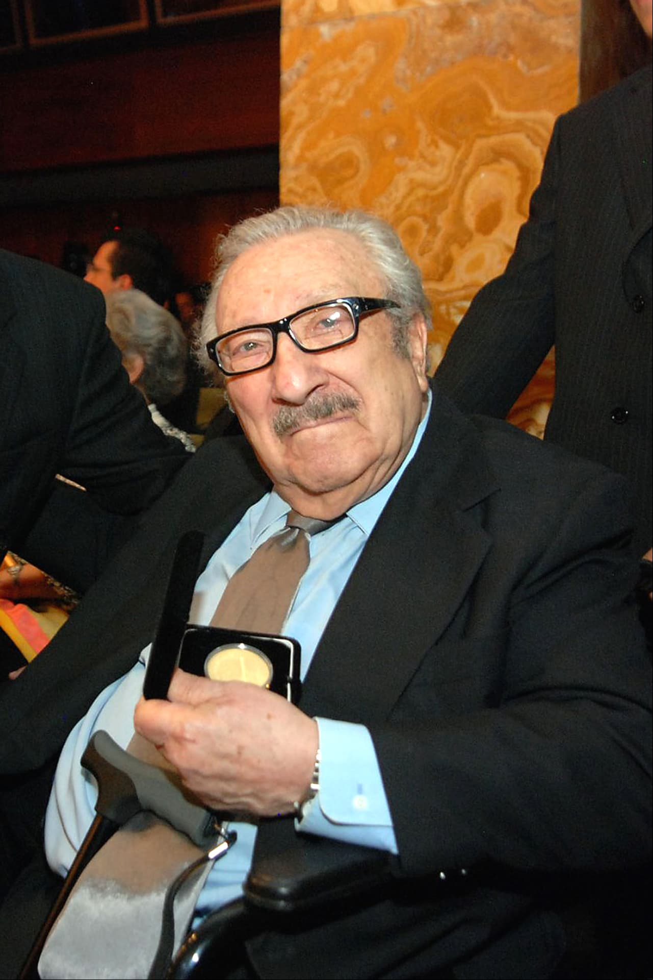 Con una gran trayectoria en cine, teatro y televisión, al haber formado parte de más de 40 telenovelas y 60 puestas en escenas, la muerte del actor Luis Gimeno cimbró al mundo del espectáculo el 17 de julio de 1970. En 'Mañana es para Siempre', el artista nacido en uruguay interpretó al 'Padre Bosco San Román'.