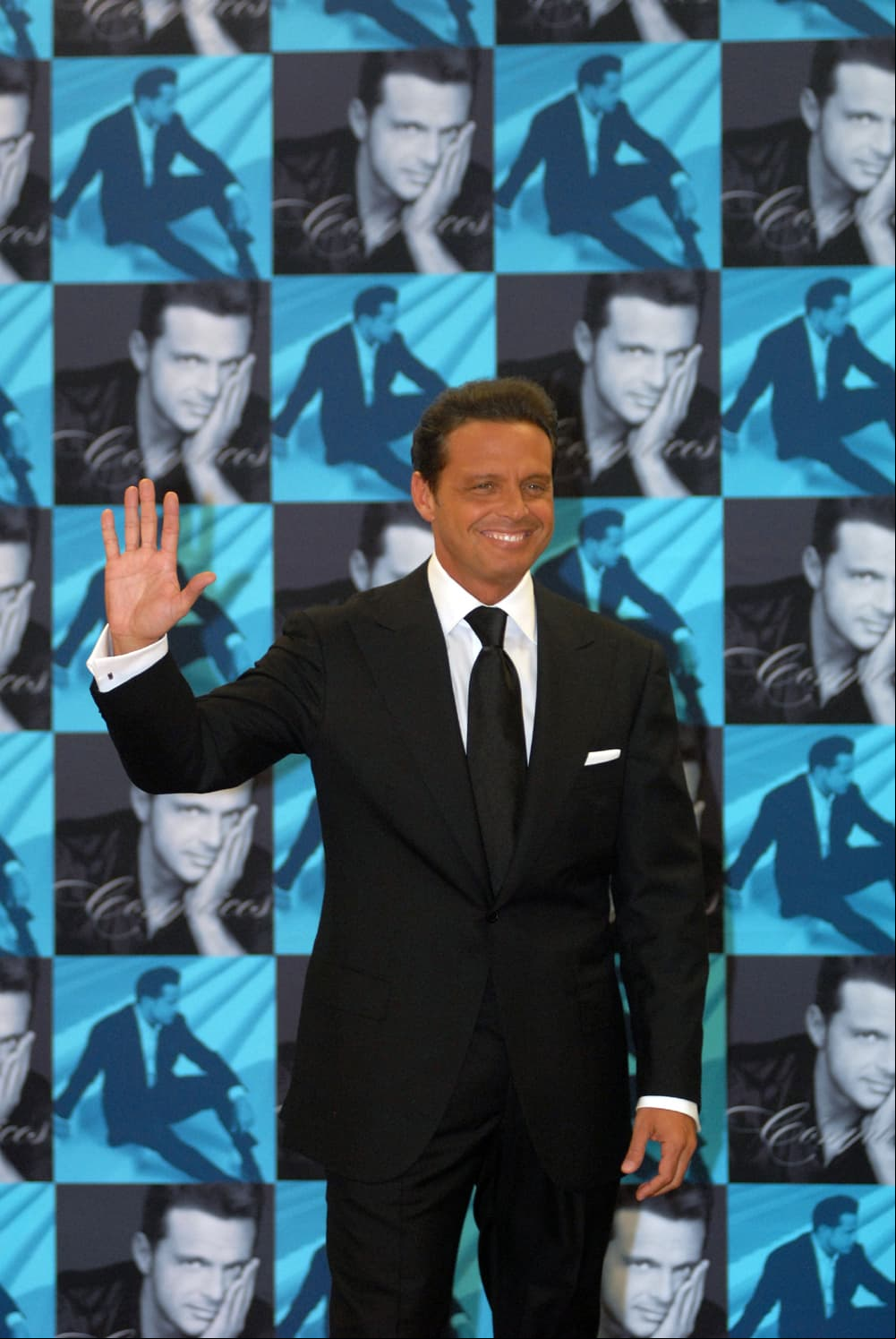 Dos películas, discos de Oro y Platino, cientos de exitosas giras y una bioserie, además de ser considerado como uno de los artistas más exitosos de América Latina debido a su amplia gama de estilos musicales, Luis Miguel cumplirá 50 años el próximo 19 de abril.