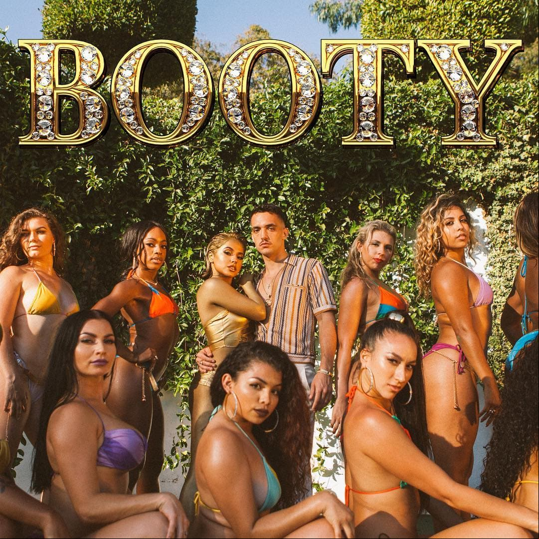Colaboró con el español C. Tangana en "Booty".