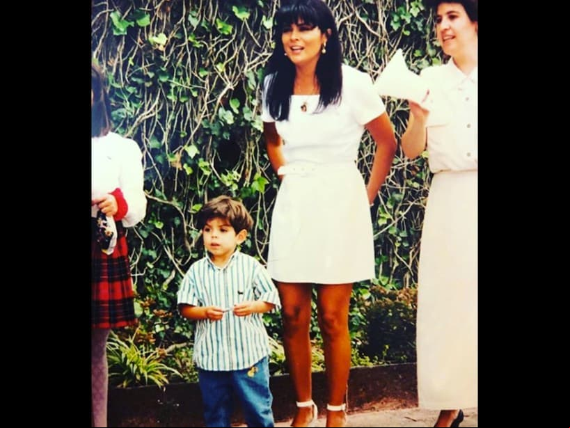 “Sí le hice muchas fiestas a mi hijo porque llega una edad en donde ya no quieren fiestas. Entonces de chiquito pues yo sí le organizaba sus fiestas. Le llevaba mago, piñata y el show de los Power Rangers. No tiene para nada (Eugenio), o sea, nunca estuvo para él para nada. Se queja mucho, se queja mucho, pero pues Eduardo tiene mucha mamá”, comentó a People en Español.