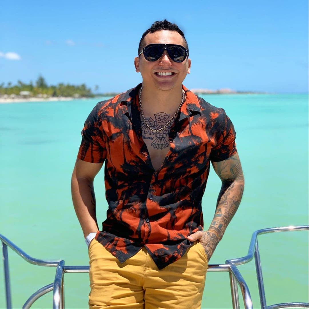Edwin Luna es uno de los cantantes con más pegue del ámbito grupero, el cual le ha traído una fama de Don Juan.