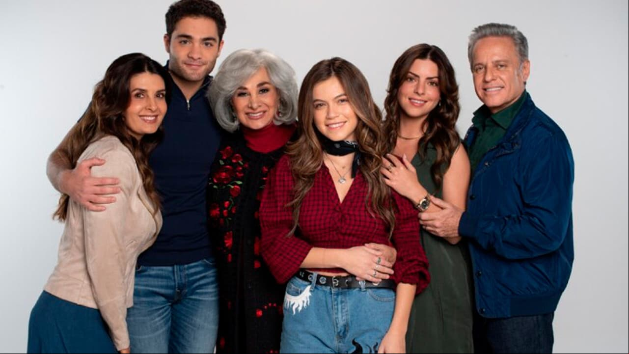 Actores de ‘Si Nos Dejan’ recrean romántica escena de la telenovela