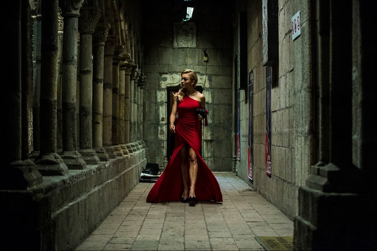 Amar a muerte: Una historia sobre las segundas oportunidades, que descubre los misterios de la vida después de la muerte. Con Angelique Boyer, Michel Brown y Alexis Ayala.