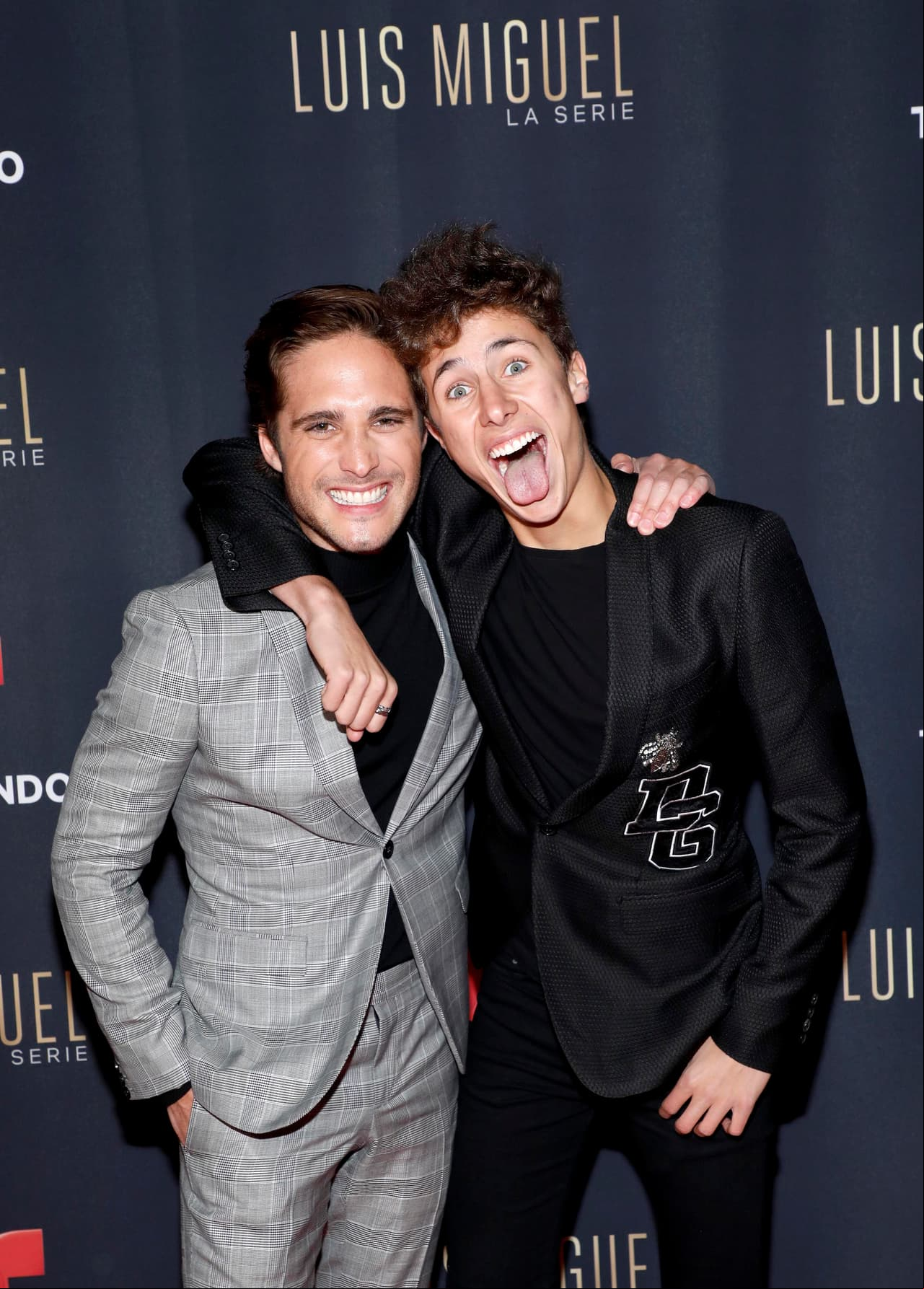 Con la segunda temporada de la bioserie de Luis Miguel, además de aspectos nunca antes contados de la vida del cantante, esta entrega también narra la relación con sus hermanos menores Alejandro y Sergio.