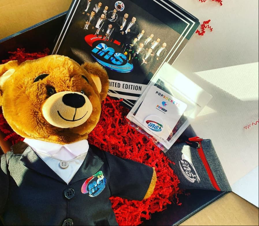 La última publicación que realizó Pete en Instagram fue hace dos días, donde presumió la llegada de la Banda MS a California, por lo que dicha imagen ha servido para que amigos y seguidores se despidan de él.