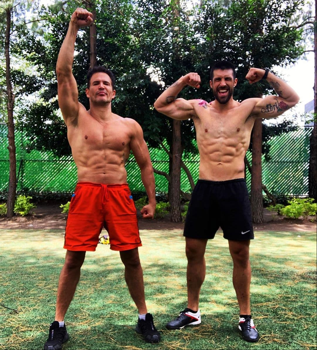 4.- Otro de sus compañeros y amigos con los que se ejercita es el exfutbolista Silverio Rocchi, quien participó recientemente en el reality Guerreros 2020.