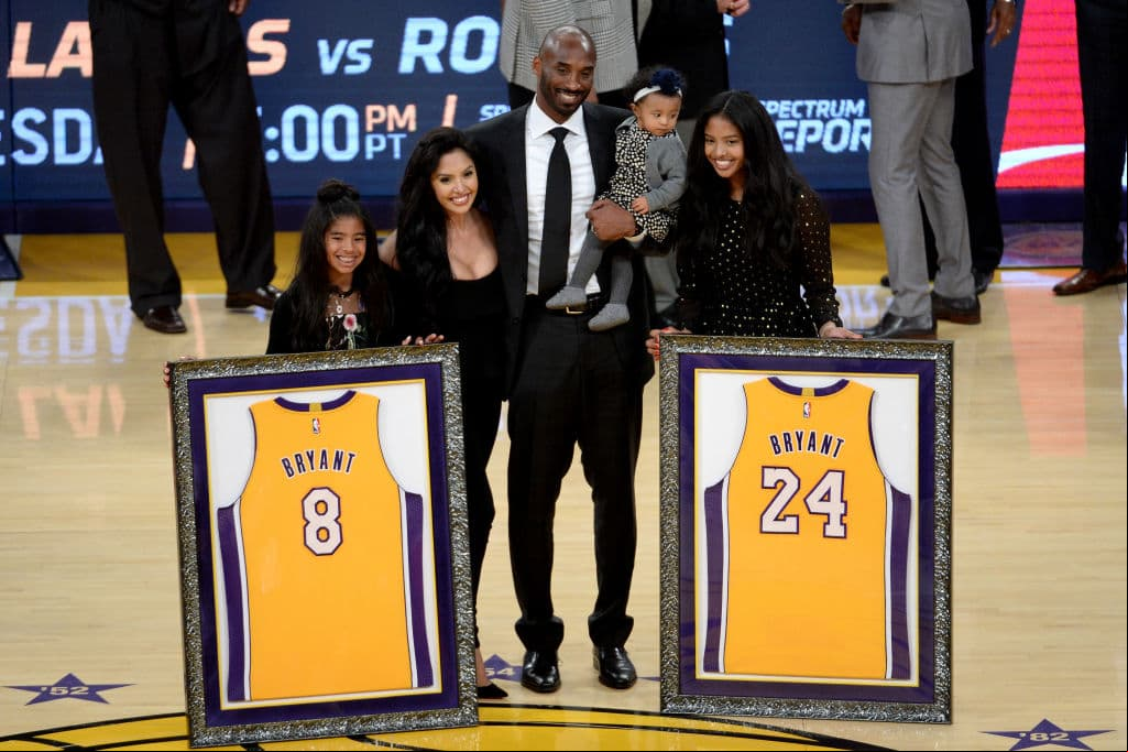 “… Parece apropiado que más jugadores de la NBA usen el producto de mi esposo que cualquier otro zapato exclusivo", continúa el comunicado.