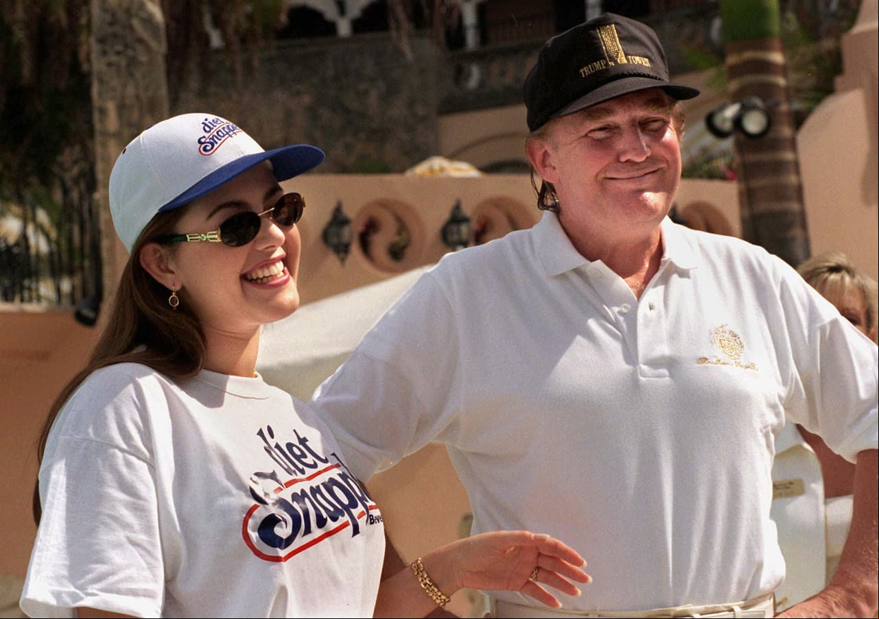 Durante la campaña política de Donald Trump, la venezolana acusó al estadounidense de haberla obligado públicamente a realizar ejercicios físicos por subir de peso luego de ganar en certamen de belleza en 1996.