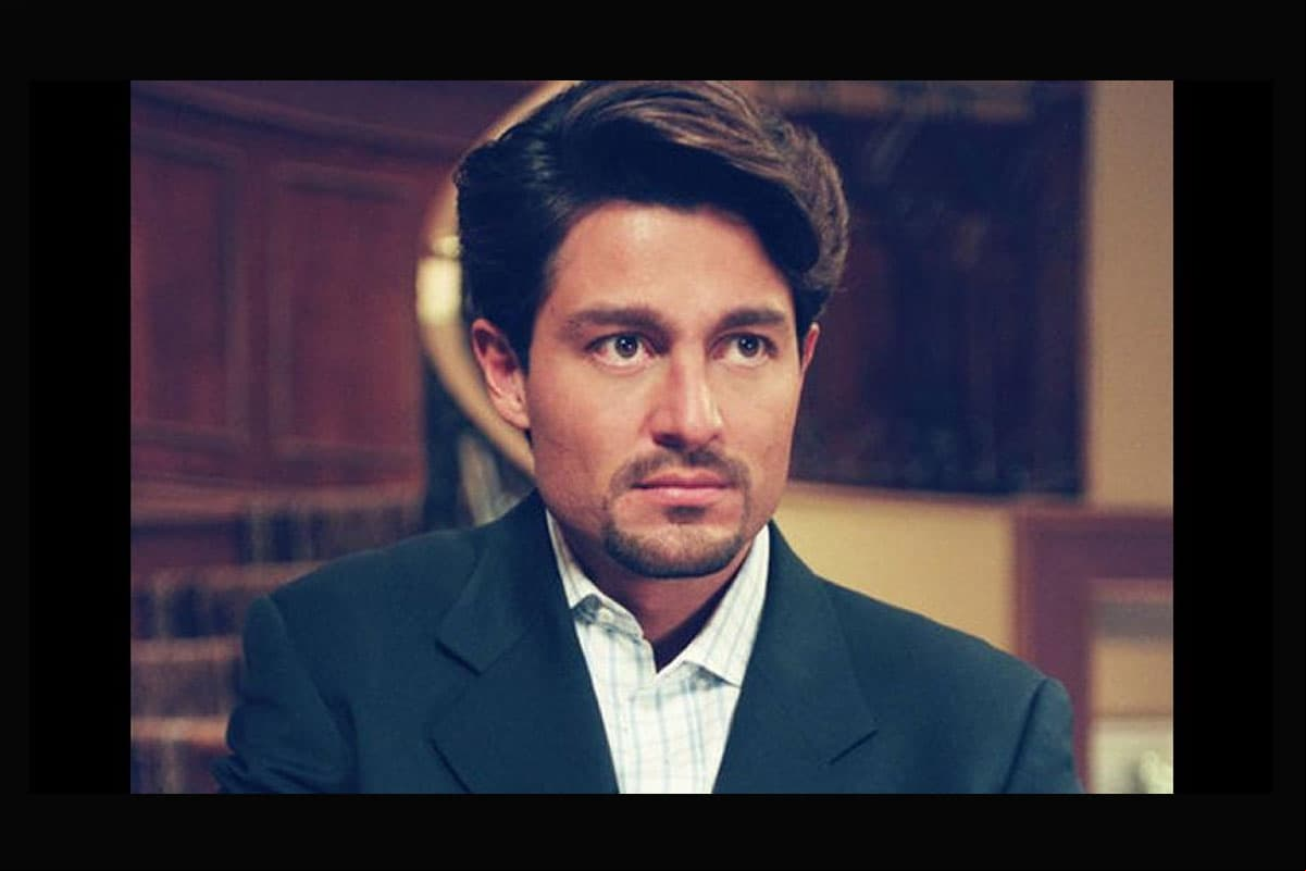 El galán de ensueño: Fernando Colunga interpretó a “Carlos Daniel”, un amable empresario que está casado con la caprichosa “Paola”. Tras la sustitución de "Paulina" como su esposa, se va enamorando de la sencillez y generosidad de la joven. Este papel es uno de los más recordados en la carrera del actor, que en ese momento estaba en ascenso.