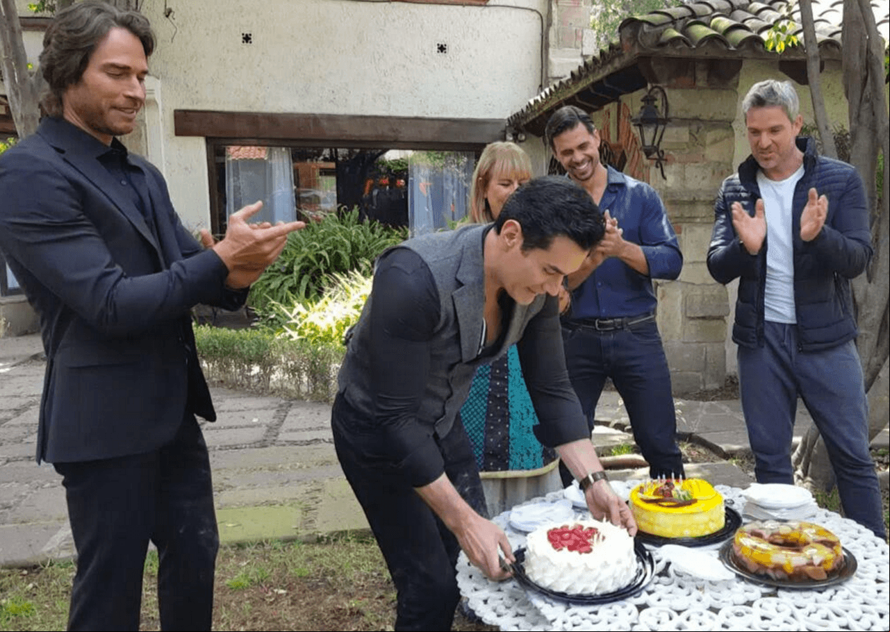 EXCLUSIVA: ¡David Zepeda celebra su cumpleaños junto al elenco de Tres veces Ana!