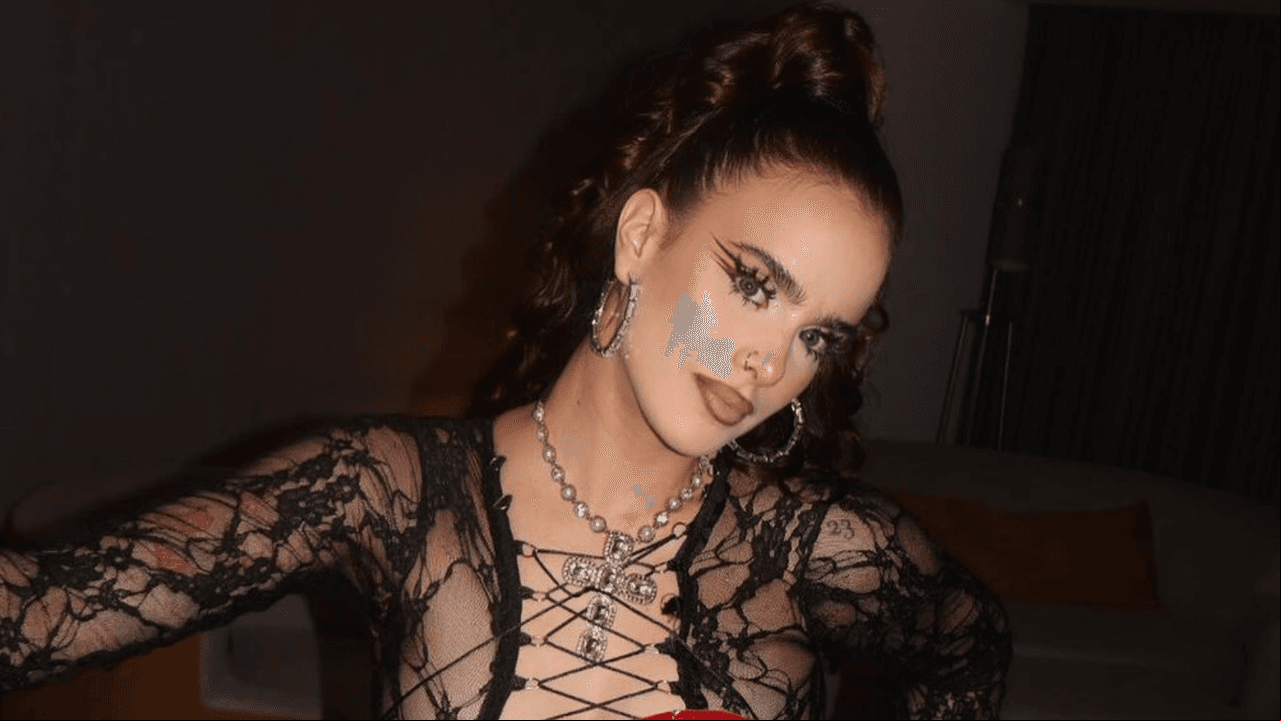 Gala Montes derrocha sensualidad en presentación especial… ¡y fan trata de besarla!