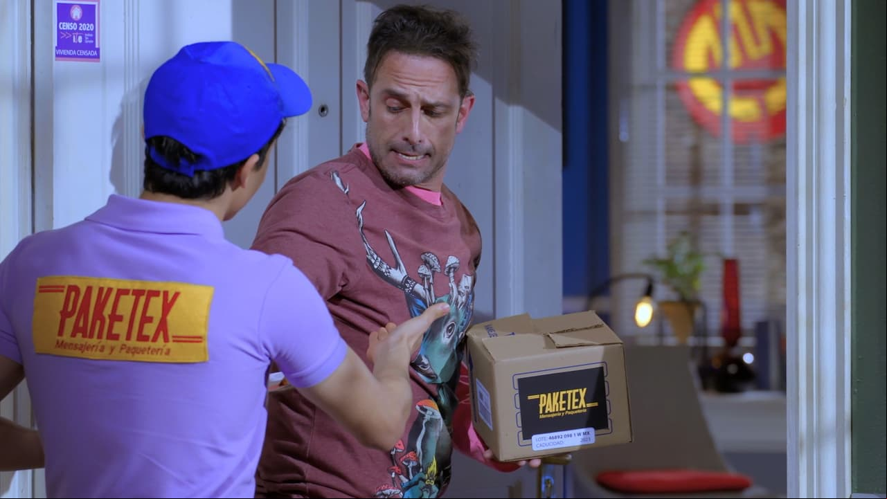 Y él definitivamente no se fiaría de los repartidores que le entregan a domicilio lo que pide por internet.