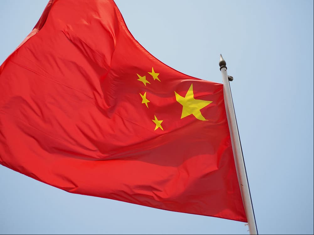 Ante dichas declaraciones, la Embajada de China en México lanzó un comunicado en el que pidió la disculpa de la actriz. “El discurso extremo de sra. Carmen Salinas revela falta de conocimiento básico e ignorancia. El término racista ‘chinito’, que apareció en el siglo 19 fue abandonado por la historia y ha sido mencionado nuevamente en pleno siglo 21 en el marco de una sociedad abierta, plural y globalizada”, señala el texto.