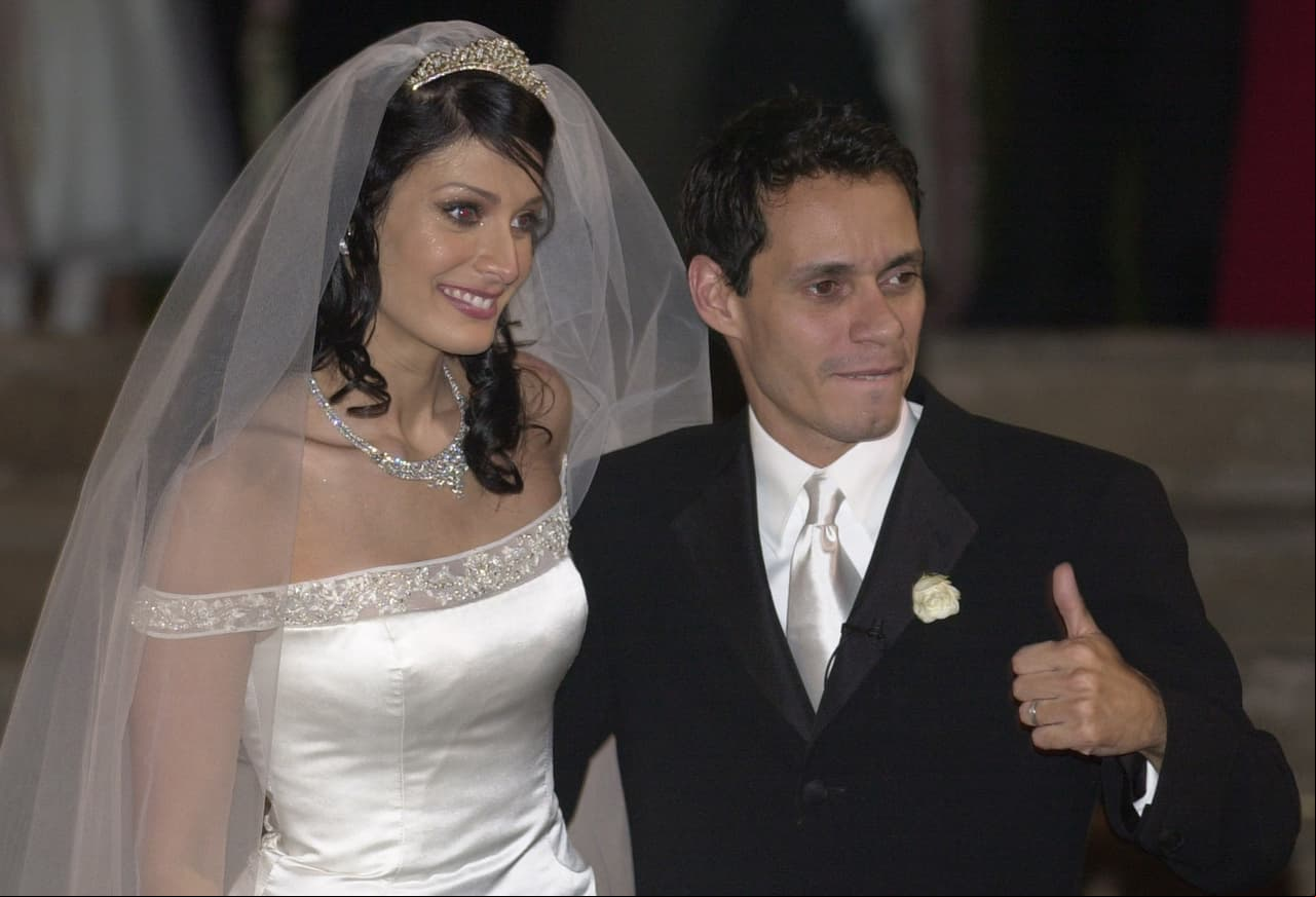 Dayanara Torres y Marc Anthony renovaron sus votos en diciembre de 2002.