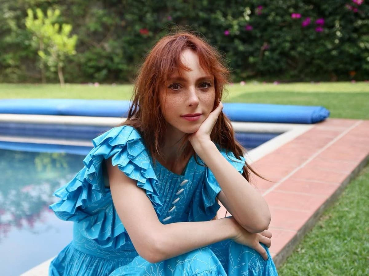 Natalia Téllez sorprende al publicar foto inédita con sus papás