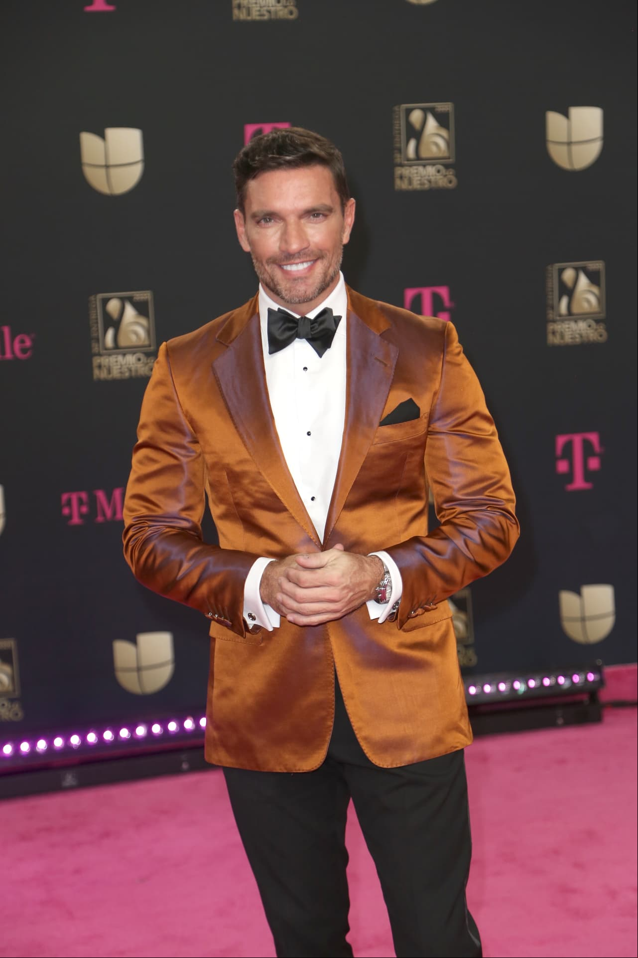 Julián Gil"Desearles que tengan un año 2021 lindo y de muchísimas bendiciones , con muchísima salud", dijo el actor.