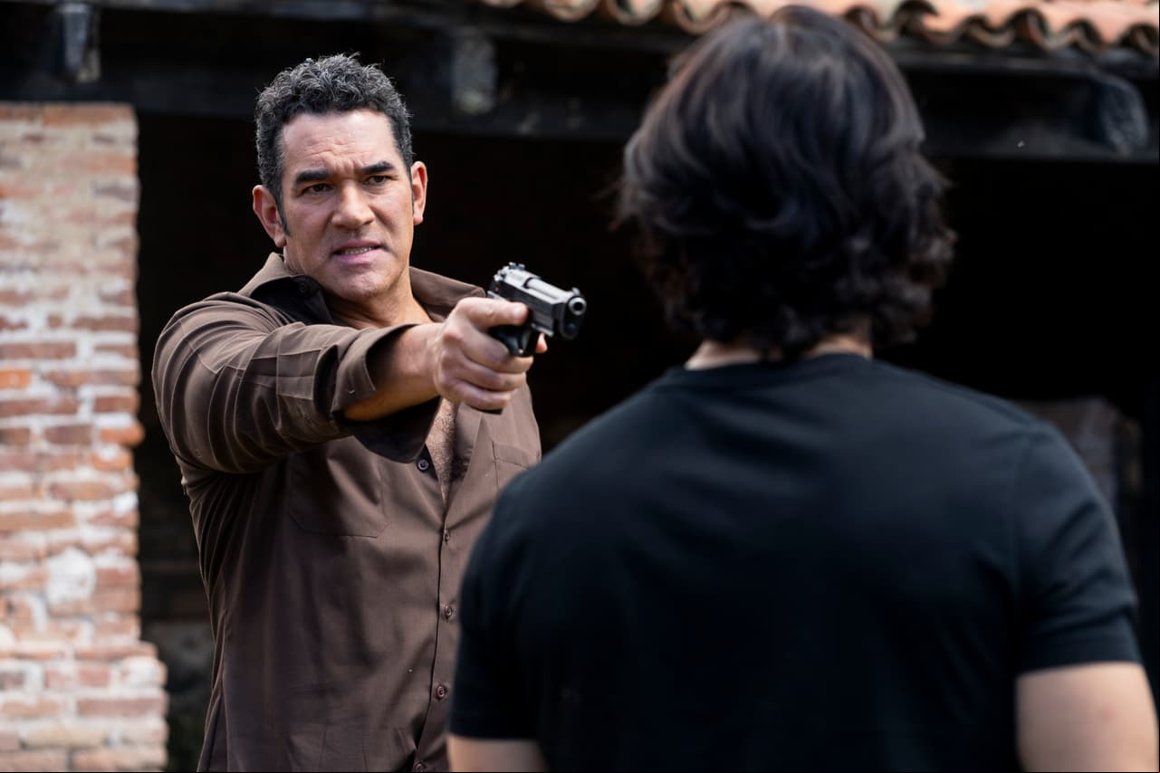 En fotos: Rafael y Octavio se enfrentan a un duelo en el final de 'La Desalmada'