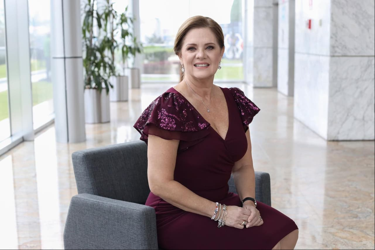 Erika Buenfil recordó su juventud con foto del pasado