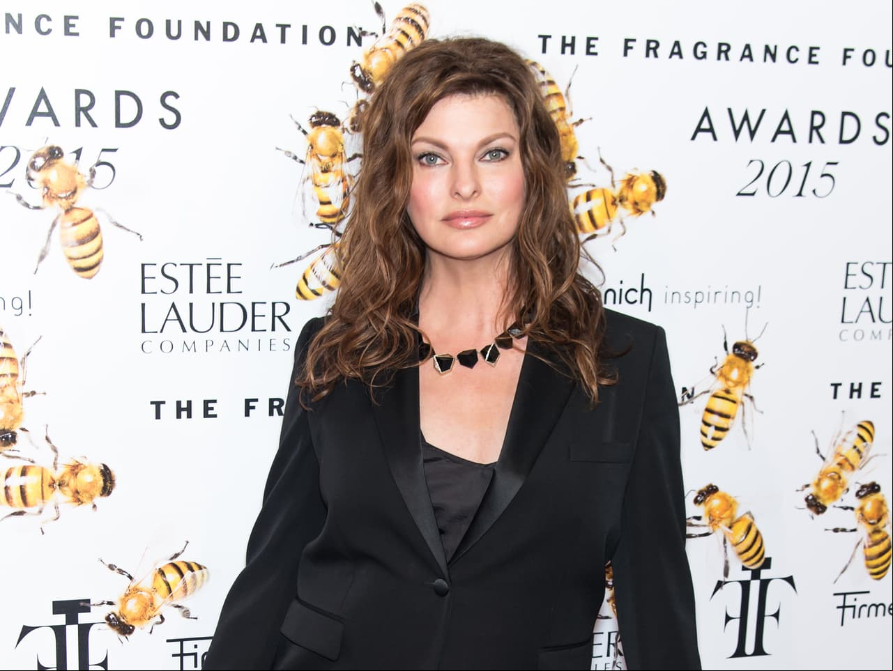 Por cuatro meses, 
<b>Linda Evangelista </b>y Francois Pinault ,el actual esposo de Salma Hayek, mantuvieron un romance. Terminaron y a él se le comenzó a relacionar con la artista mexicana. En el 2006, Linda quedó embarazada y hasta el 2007 él reconoció al niño. En el 2011, se vieron envueltos en una disputa por la manutención del pequeño.