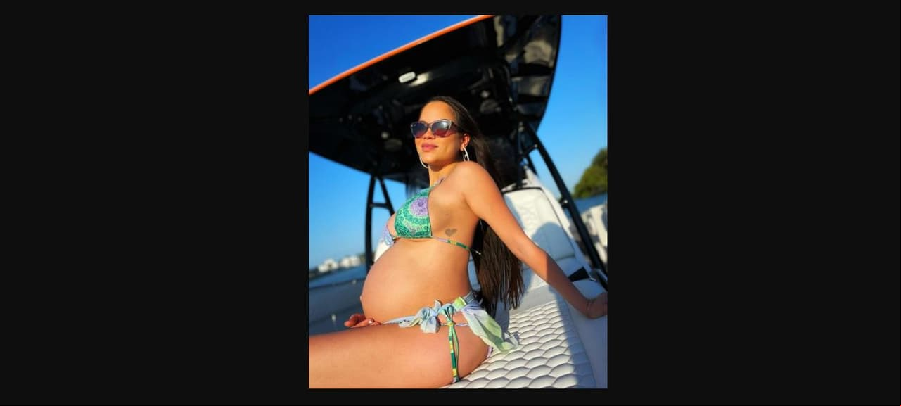 La sensualidad que siempre la caracterizó estuvo presente hasta las últimas semanas de embrazo que no dejó de compartir en redes sociales con impactantes fotografías con esta.
