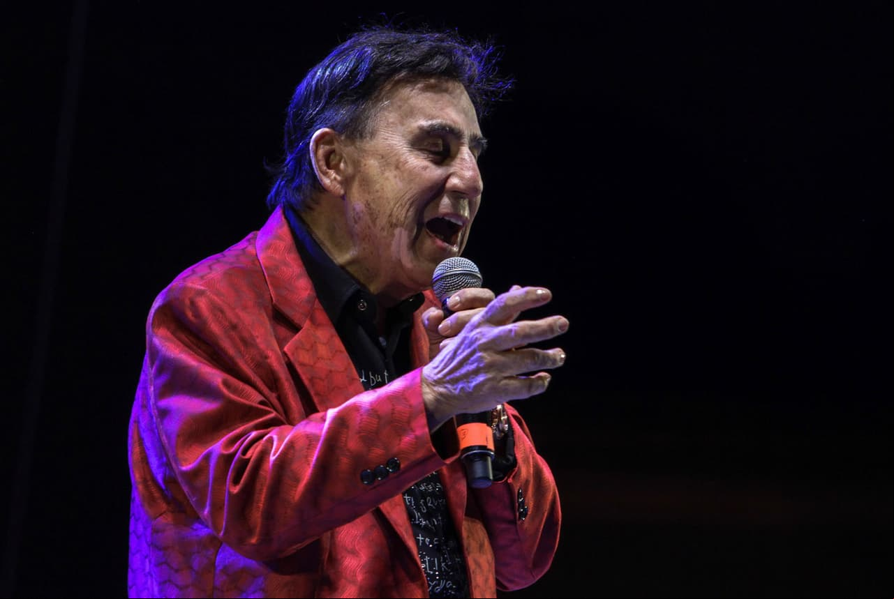 Gualberto Castro ganó el Festival OTI de la Canción en 1975
