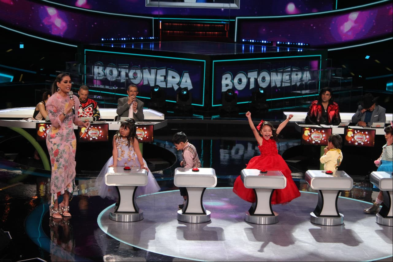 Cada capitán tenía que contestar correctamente para que, al final, el vencedor obtuviera puntos extras.