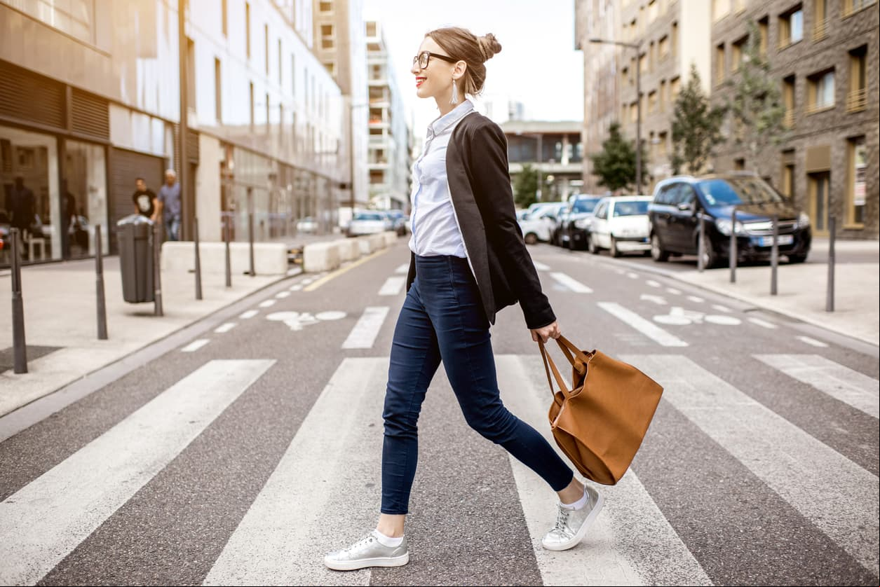 BONUS.- Muévete más. Ni necesitas ir al gym. Si no te gusta hacer ejercicio puedes hacer una gran diferencia si caminas todos los días entre 15 y 30 minutos, ¡inténtalo!