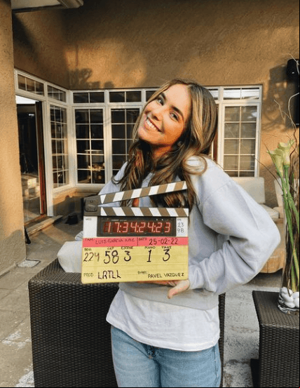 Estefi Merelles: “Yo creo que sería cuando hacía teatro musical, cuando tenía un solo muy agudo siempre me ponía muy nerviosa, pero lo disfrutaba bastante. Son retos que se disfrutan; cuando no me quedo en castings me quedo muy aferrada, entonces como que dejar el casting me duele”.