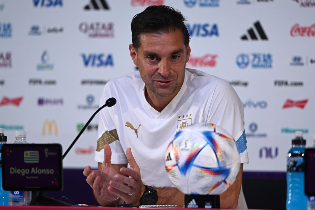 Diego Alonso, técnico de Uruguay en el Mundial Qatar 2022