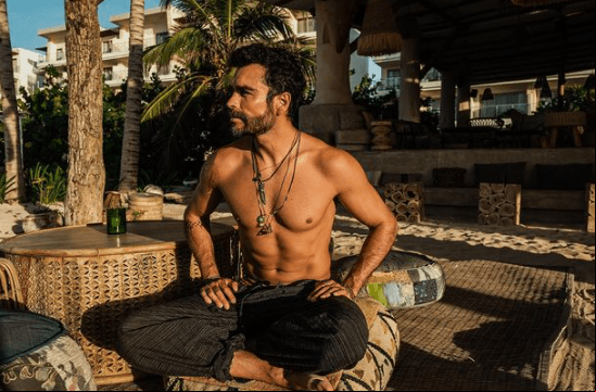 Gonzalo García Vivanco se describe como un hombre curioso, amante de la naturaleza y muy único.