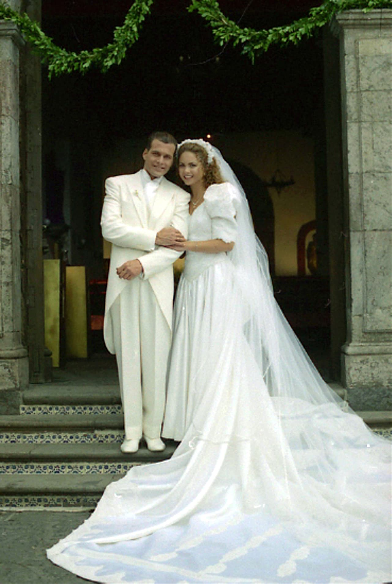 Previamente, ‘María Guadalupe’ también logró consumar su amor en el altar junto a ‘Nicolás’ (Luis José Santander).