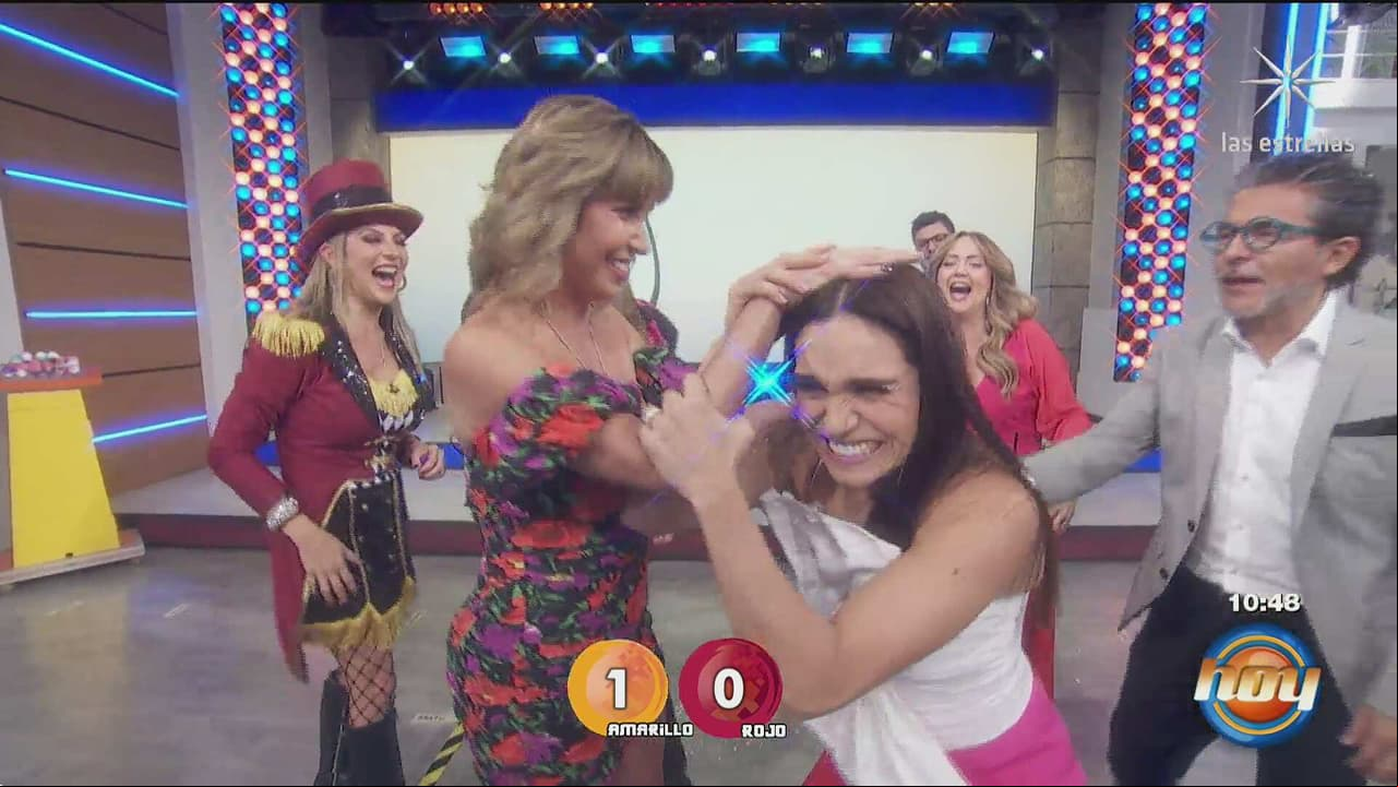 Andrea Escalona se encarga de darle tremenda novatada a Tania Rincón en Hoy