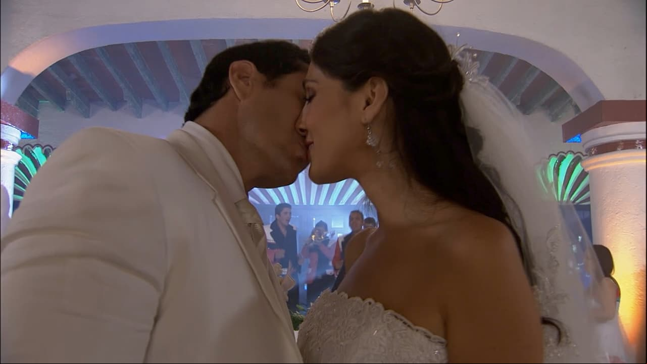 ‘Sortilegio’ (2009). David Zepeda interpretó a ‘Bruno’ quien engañó a ‘María José’ (Jacky Bracamontes) para casarse bajo el nombre de ‘Alejandro’ y desatar la gran historia de esta telenovela.