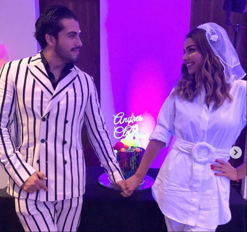 Por el momento se desconoce si la pareja saldrá de luna de miel pronto, ya que Claudia está en las grabaciones de su nueva telenovela, ‘Como tú no hay dos’, en la que participará junto a un gran elenco encabezado por Adrián Uribe y Ferdinando Valencia.
