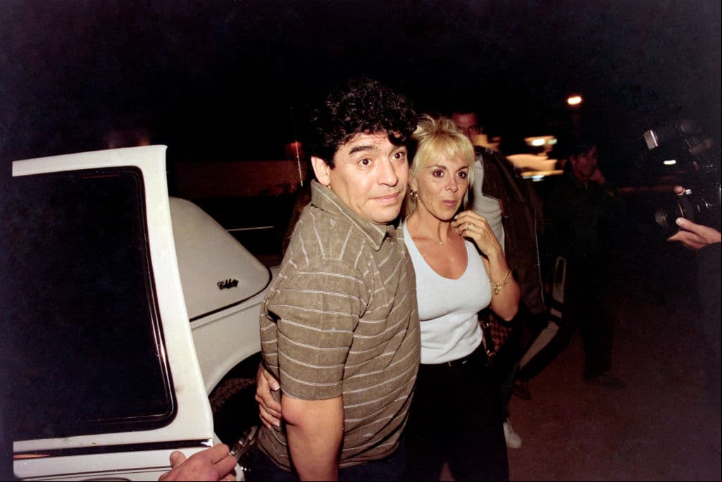 Claudia acompañó al ex futbolista en los momentos más significativos de su vida. Sin embargo, fue en 1998 cuando Villafañe inició la demanda de divorcio.