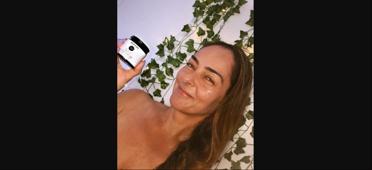 “Que tengan un HERMOSO Y FELIZ fin de semana”, sentenció Andrea García junto a un emoji en forma de corazón.