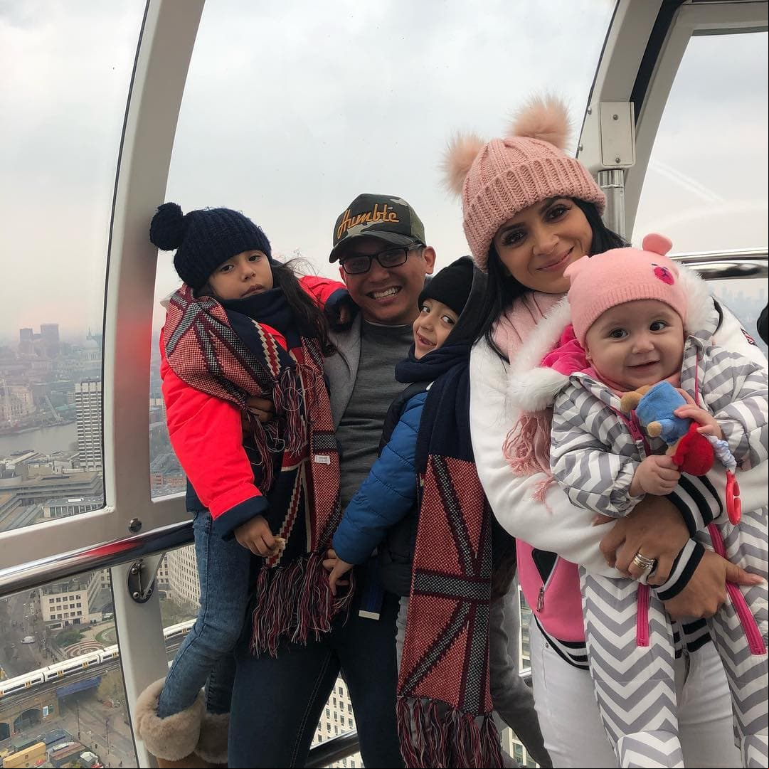 Rodeado de su familia, el cantante Edwin Luna disfruta de unos días de vacaciones por Europa y lo compartió en sus redes sociales.