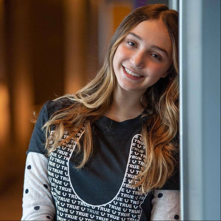 Nina Rubín encarnará a ‘Faby’, una joven comprometida con lo que hace.