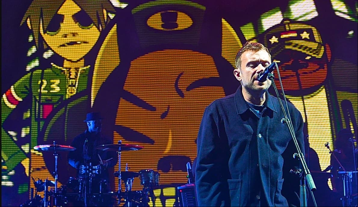 Vocalista de Gorillaz sufre caída en el escenario del Vive Latino 2018