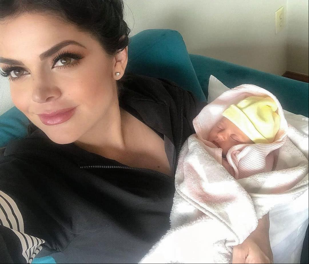 Cuatro años más tarde llegó Luciana, convirtiendo a la conductora en madre por segunda ocasión. "Feliz con mi princesa. Ser madre cambia todo, te complementa en todos sentidos. Sin duda, es la mejor recompensa en la vida, la mayor motivación”, escribió Marisol González en febrero de 2018.