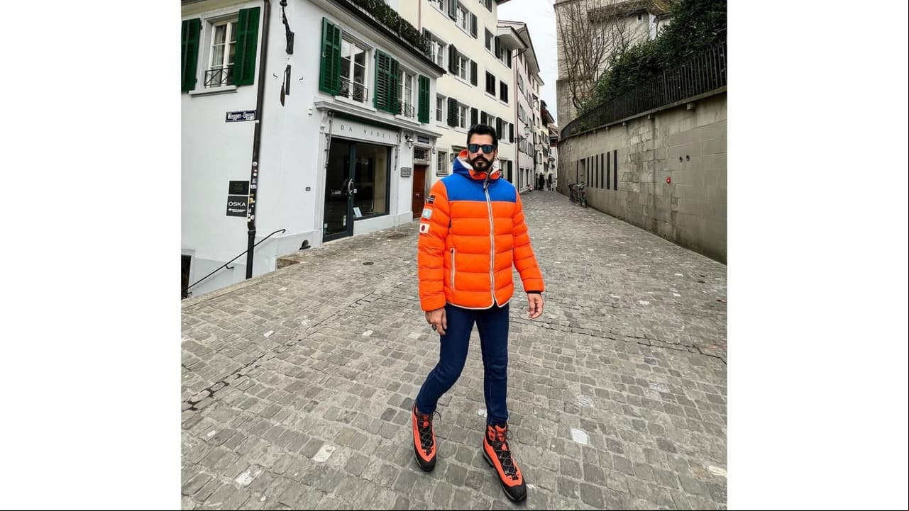 Burak Özçivit en uno de sus viajes.