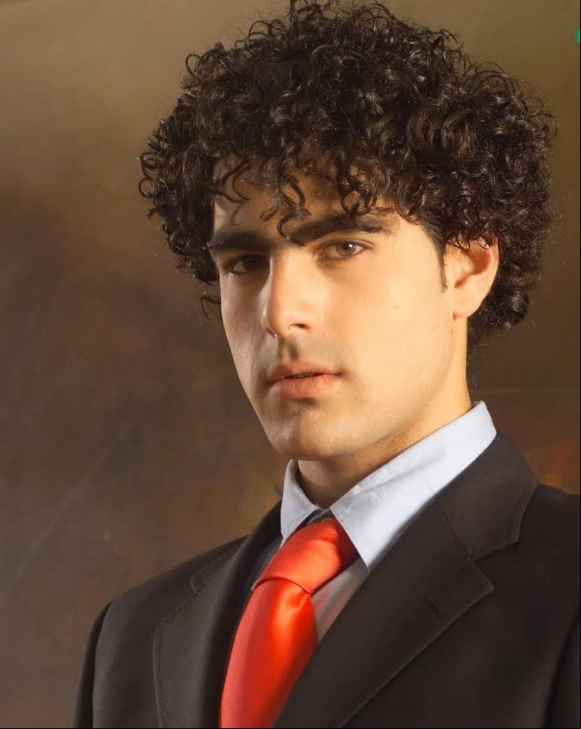 Tras graduarse del Centro de Educación Artística de Televisa, Rodrigo obtuvo su primer personaje en 2004, cuando Pedro Damián le dio la oportunidad de interpretar a ‘Nico Huber’.
