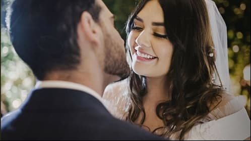 Yuridia y Matías Aranda, su mánager, se casaron este fin de semana en un jardín de Tepoztlán, Morelos.