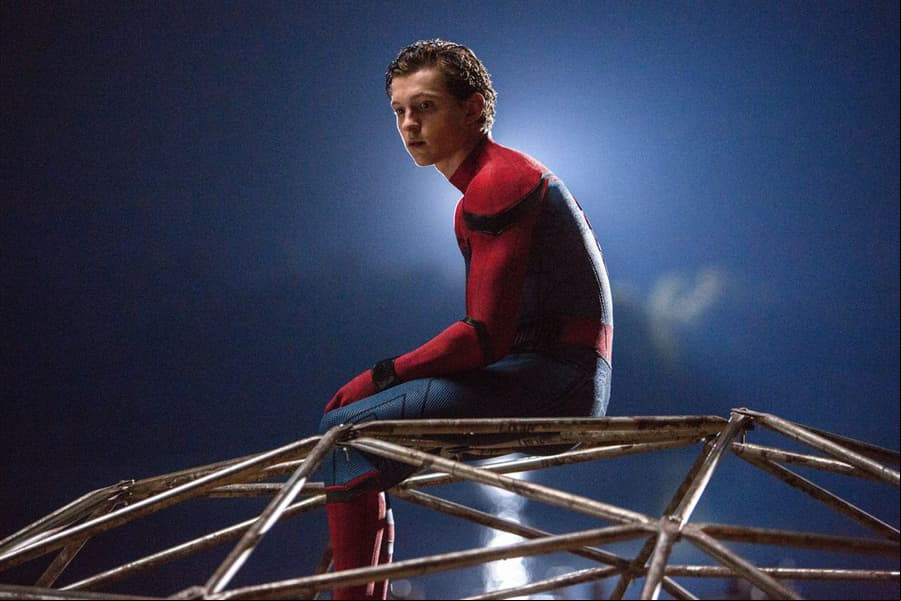 Tom Holland muestra 'por error' el póster de 'Avengers: Infinity War'