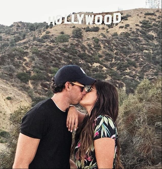 La pareja también ha publicado fotografías de sus viajes en pareja. Los Ángeles, California y algunas playas mexicanas como Cancún han sido los lugares que han atestiguado su amor.